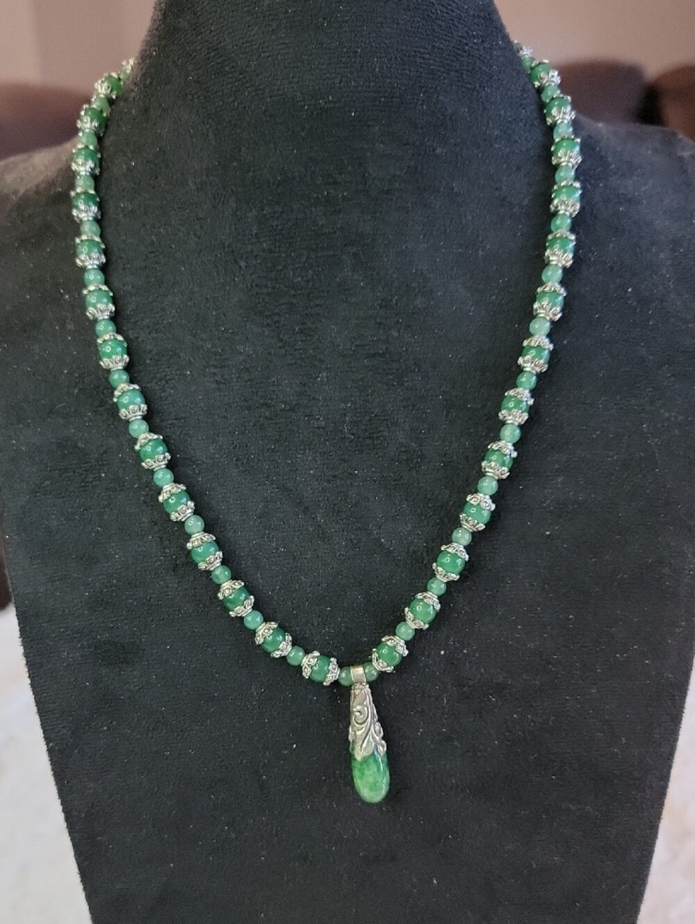 Vintage Jade Necklace - Picture 7 of 7